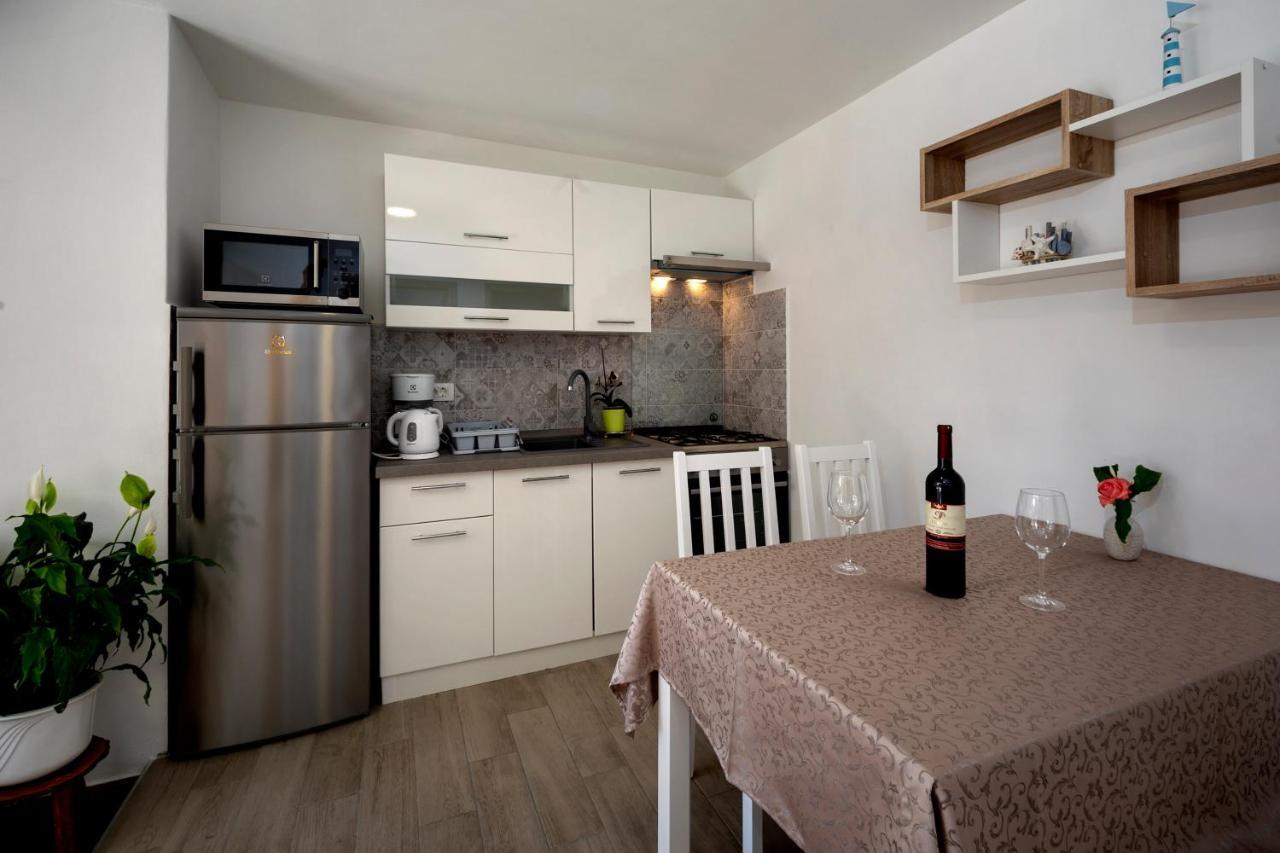 Apartments Rafael Porec Esterno foto