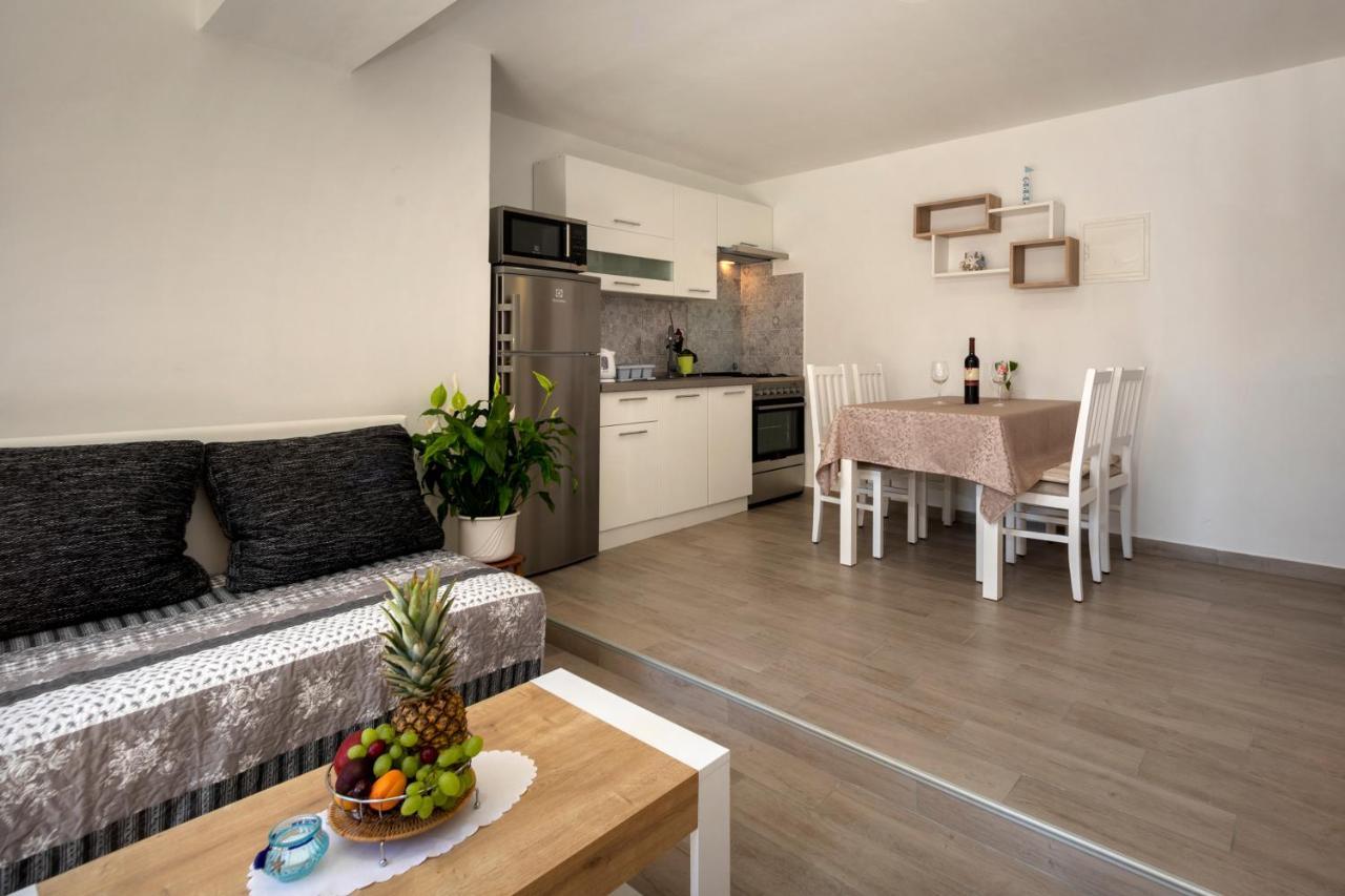 Apartments Rafael Porec Esterno foto